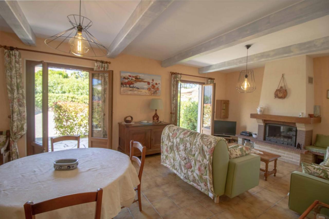 Large Spacious House In Fréjus Eksteriør bilde