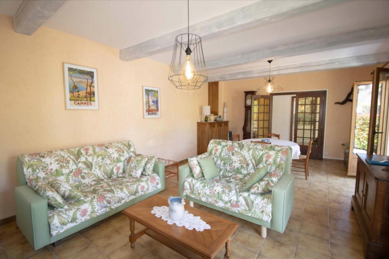 Large Spacious House In Fréjus Eksteriør bilde